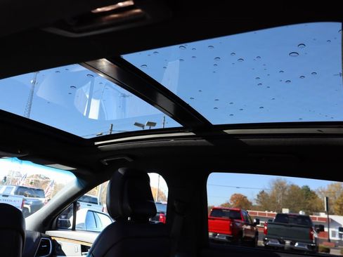 Used 2020 Lincoln Nautilus Reserve image 22