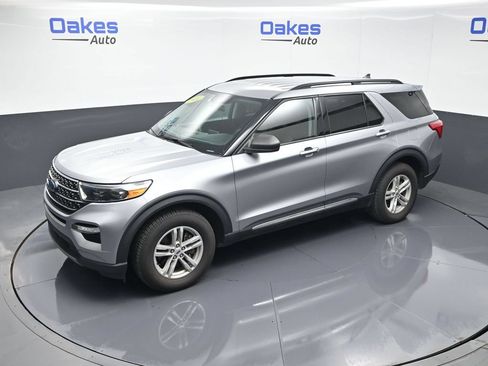 Used 2022 Ford Explorer XLT w/ Equipment Group 202A AWD/4WD image 50