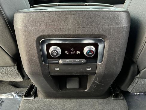 Used 2021 GMC Yukon XL SLT image 29
