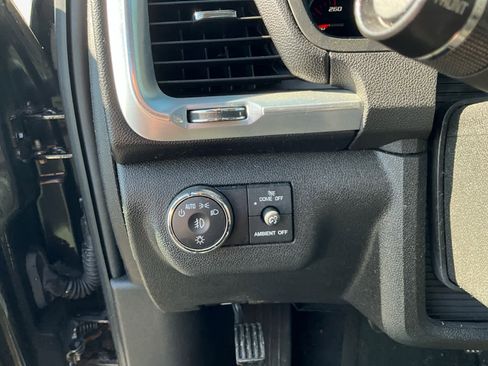 Used 2013 GMC Acadia SLT FWD image 21