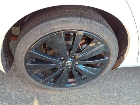 Used 2022 Nissan Altima 2.5 SR w/ Midnight Edition Package FWD image 12