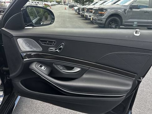 Used 2018 Mercedes-Benz S 560 4MATIC Sedan image 36
