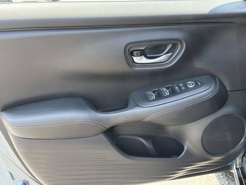 Used 2025 Honda HR-V EX-L image 14