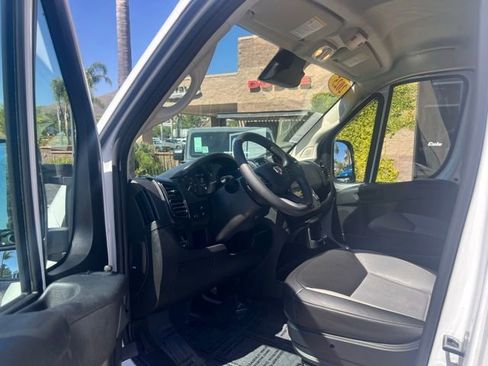 Used 2025 RAM ProMaster 2500 w/ Convenience Group FWD image 2