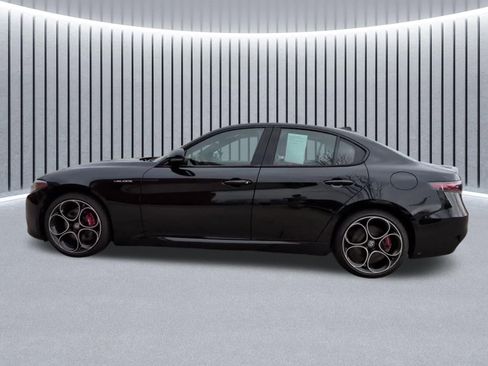 Used 2024 Alfa Romeo Giulia Veloce image 14