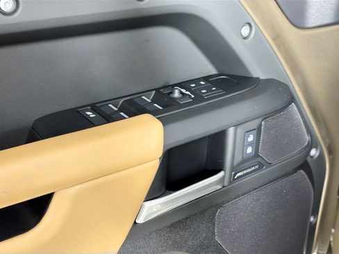 Certified 2025 Land Rover Defender 110 S AWD/4WD image 18