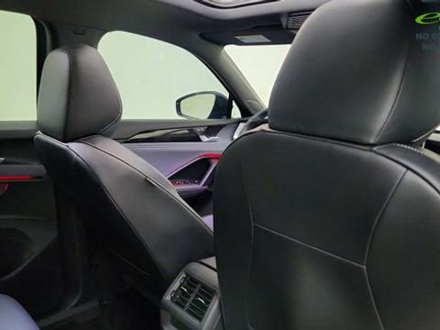 Used 2025 Volkswagen Tiguan SE R-Line FWD image 28