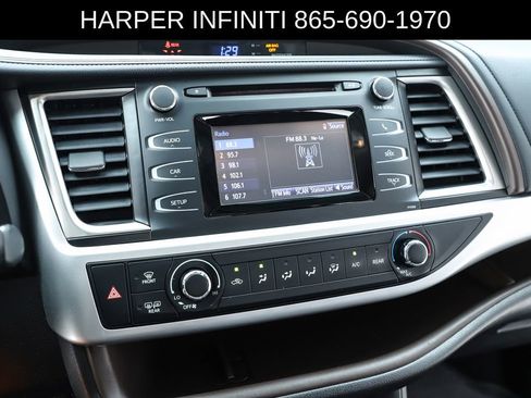 Used 2018 Toyota Highlander LE image 63