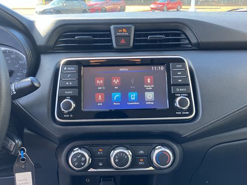 Used 2022 Nissan Versa S image 25