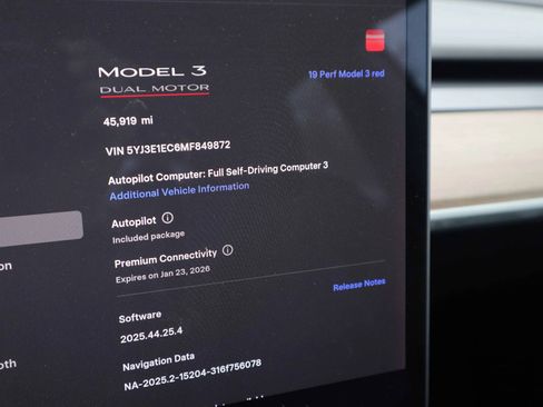 Used 2021 Tesla Model 3 Performance image 23