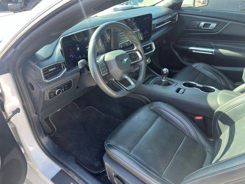 Used 2024 Ford Mustang GT Premium image 5