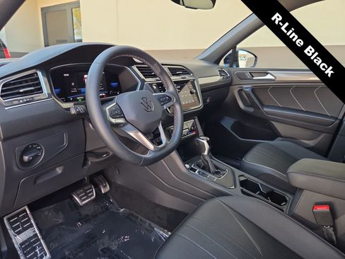 Used 2023 Volkswagen Tiguan SE R-Line FWD image 10