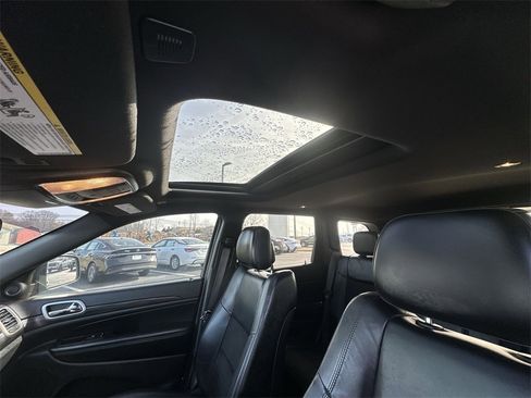 Used 2020 Jeep Grand Cherokee Altitude image 22