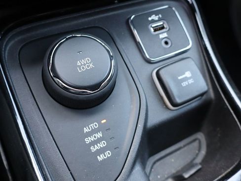 Used 2019 Jeep Compass Limited AWD/4WD image 23