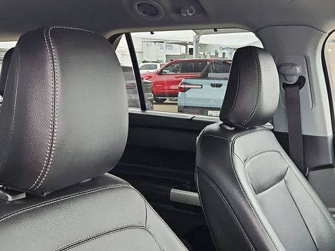 Used 2022 Ford Explorer Limited w/ Hybrid Equipment Group 310A AWD/4WD image 18