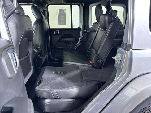 Used 2021 Jeep Wrangler Unlimited Sahara image 7