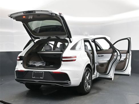 New 2026 Genesis GV70 2.5T Advanced image 19