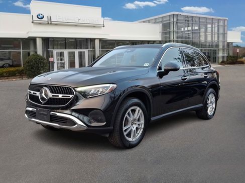 Used 2023 Mercedes-Benz GLC 300 4MATIC image 1