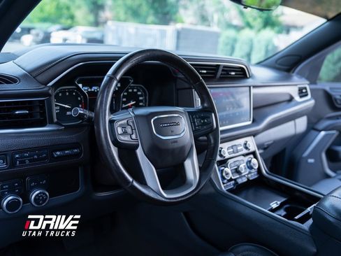 Used 2021 GMC Yukon XL Denali w/ Denali Premium Package image 32