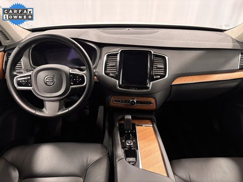Certified 2025 Volvo XC90 B6 Plus image 2