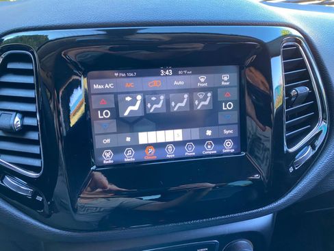 Used 2021 Jeep Compass Latitude image 68