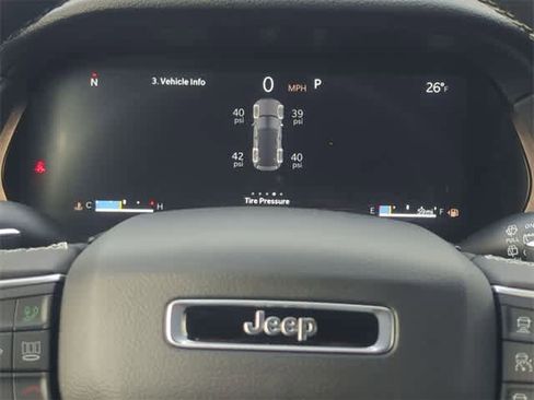 New 2025 Jeep Grand Cherokee Limited image 33