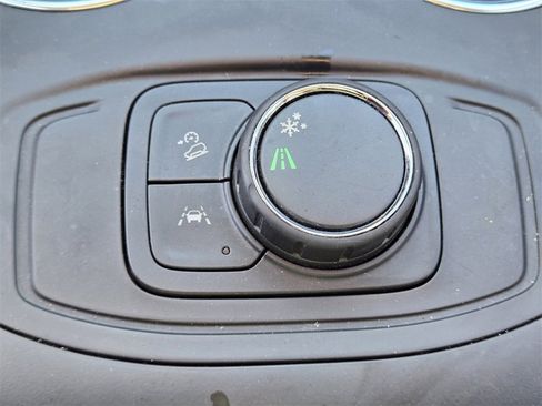 Used 2023 GMC Terrain SLE image 26