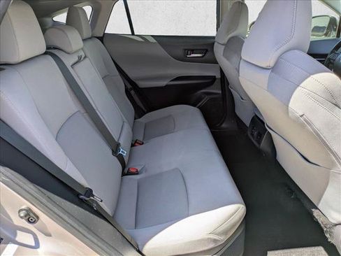 Certified 2021 Toyota Venza LE AWD/4WD image 19