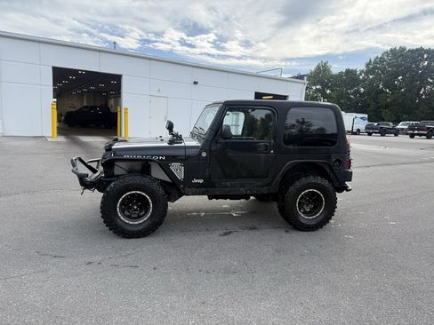 Used 2005 Jeep Wrangler Rubicon AWD/4WD image 3