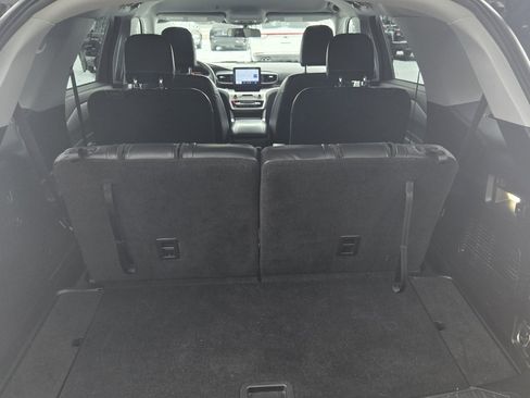 Used 2021 Ford Explorer XLT w/ Equipment Group 202A image 19