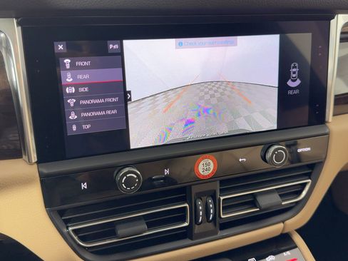 Certified 2026 Porsche Macan S AWD/4WD image 24