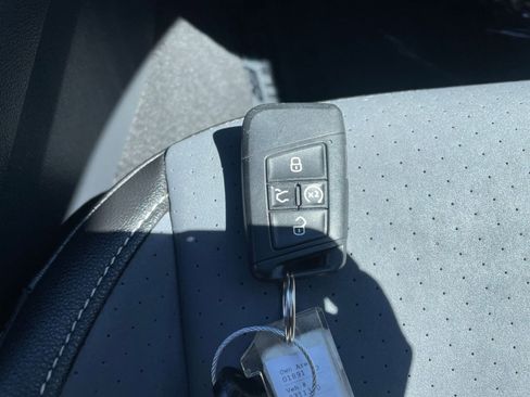 Used 2025 Volkswagen Jetta SE image 25