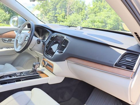 Used 2017 Volvo XC90 T6 Inscription w/ Vision Package AWD/4WD image 17