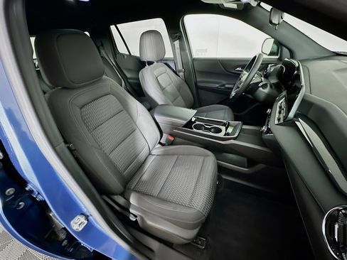 Used 2025 Chevrolet Equinox LT FWD image 30