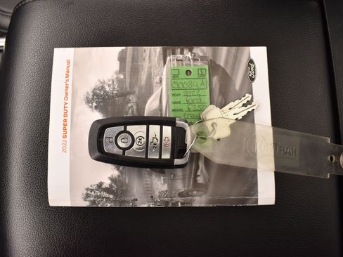 Used 2022 Ford F250 Lariat w/ Black Appearance Package image 19