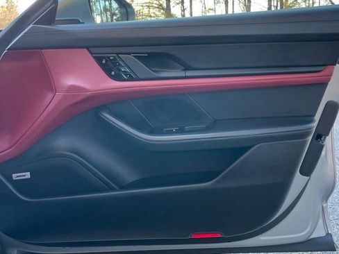 Used 2020 Porsche Taycan 4S image 18