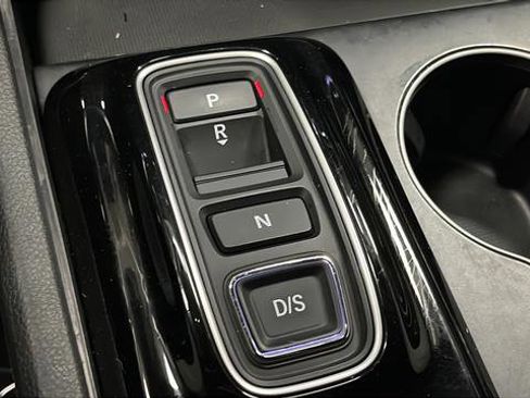 Used 2023 Honda Pilot Sport image 18