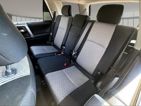 Used 2018 Toyota 4Runner SR5 AWD/4WD image 20