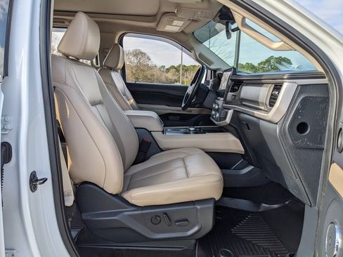 Used 2022 Ford Expedition XLT image 54