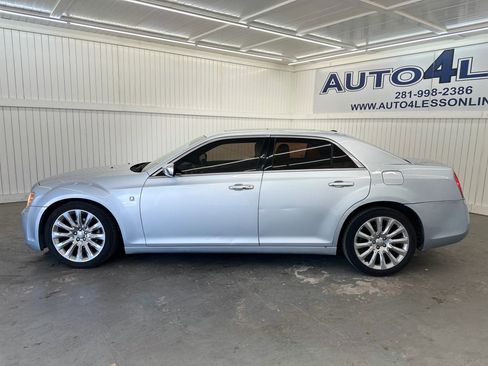 Used 2013 Chrysler 300 Motown image 8