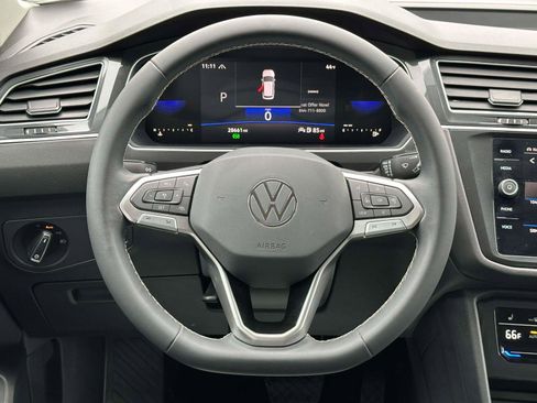 Certified 2023 Volkswagen Tiguan SE AWD/4WD image 12