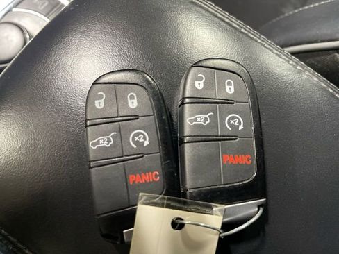 Used 2019 Jeep Grand Cherokee Overland AWD/4WD image 21