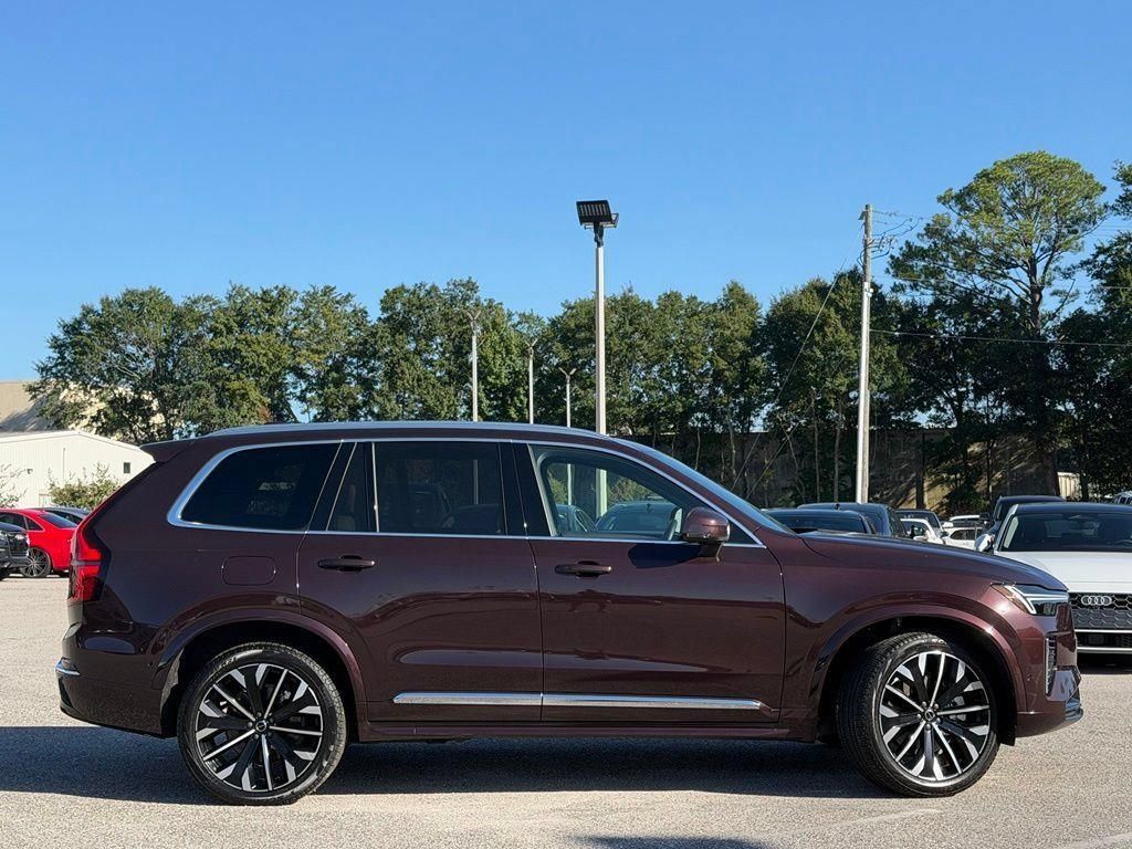 Used 2025 Volvo XC90 T8 Ultra w/ Lounge Package AWD/4WD image 4