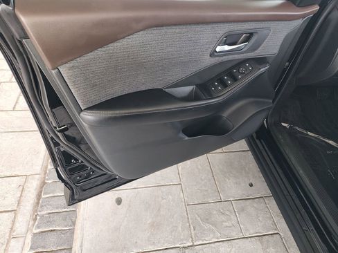 Used 2023 Nissan Rogue SV FWD image 27