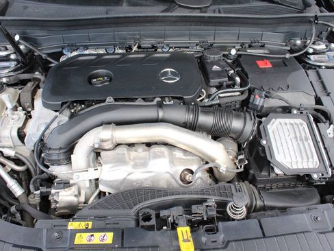 Used 2024 Mercedes-Benz GLB 250 image 25