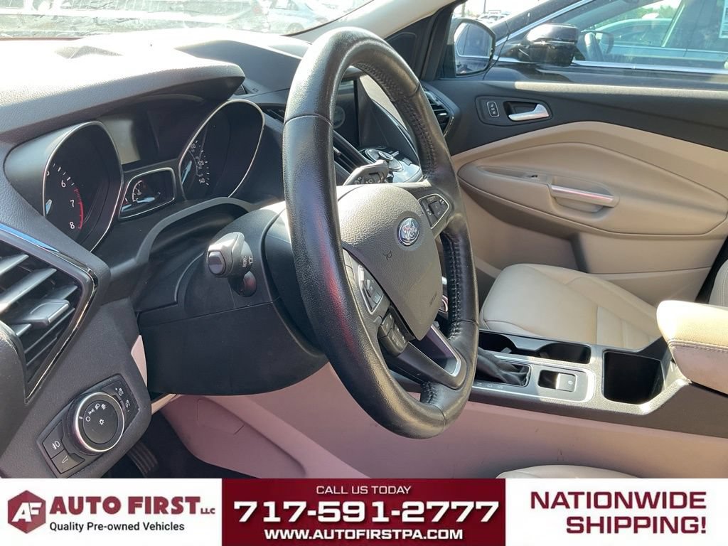 Used 2019 Ford Escape Titanium AWD/4WD image 5