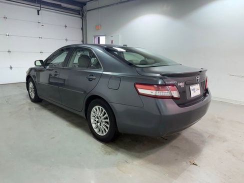 Used 2010 Toyota Camry LE image 4