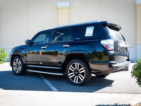 Used 2014 Toyota 4Runner Limited image 7