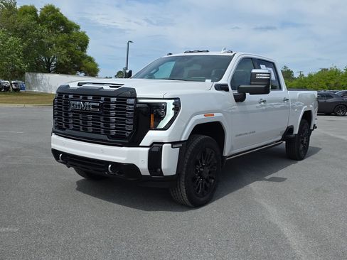 Used 2025 GMC Sierra 2500 Denali Ultimate image 9