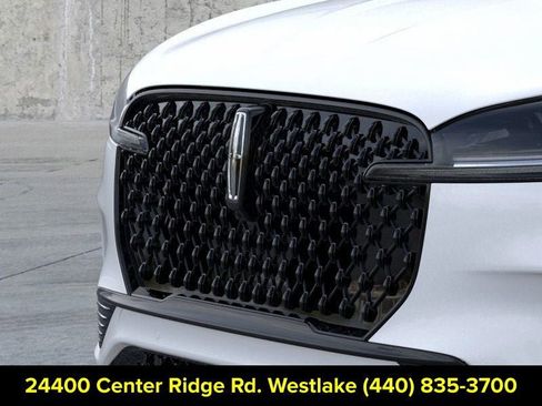 New 2026 Lincoln Aviator AWD image 17